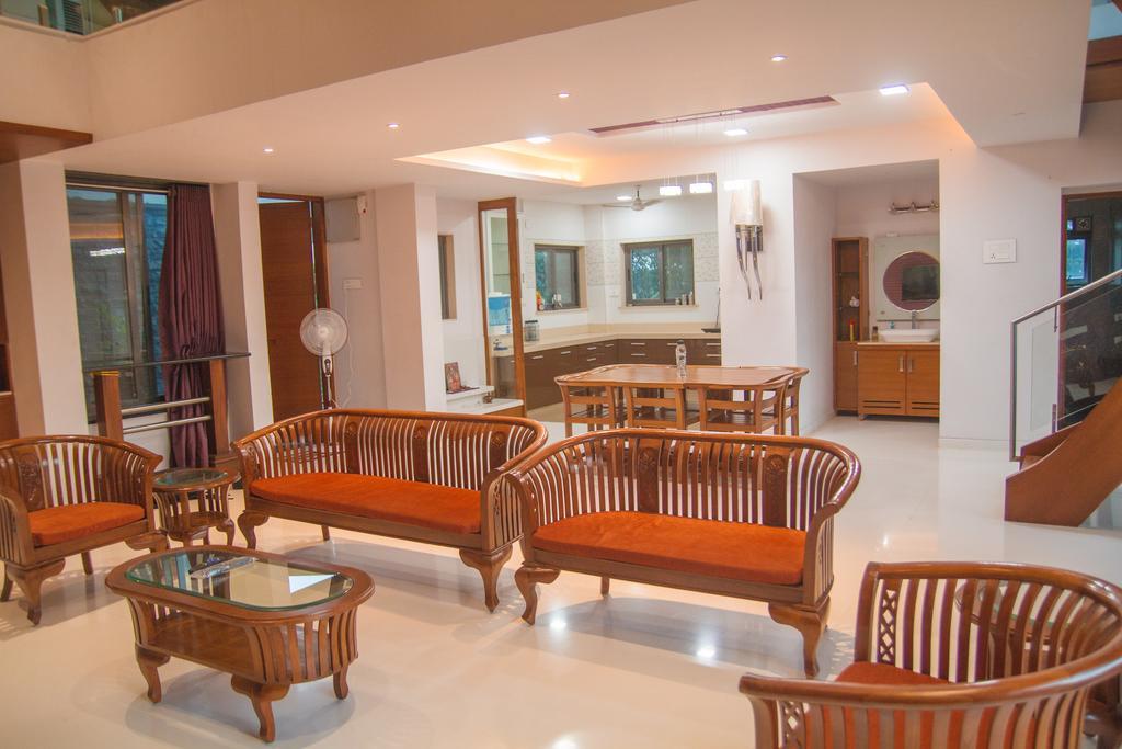 Gulmohar - Luxurious Penthouse Family Rooms Kolhapur Eksteriør billede